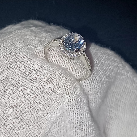 NWT Gioielli Solid Sterling Silver Engagement ring With Oval Shape Diamond - Picture 3 of 9